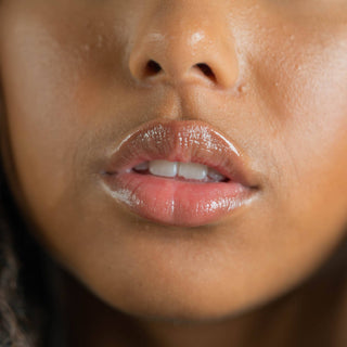 The Lip Elixir - Treatment Oil with Rose Quartz Rollerball