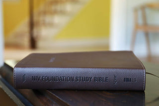 NIV, Foundation Study Bible, Leathersoft, Brown, Red Letter