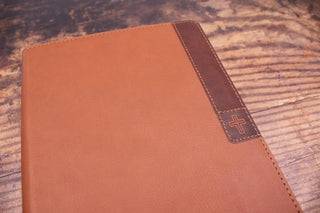 NIV, Journal the Word Bible (Perfect for Note-Taking), Large Print, Leathersoft, Brown, Red Letter, Comfort Print: Reflect, Take Notes, or Create Art Next to Your Favorite Verses