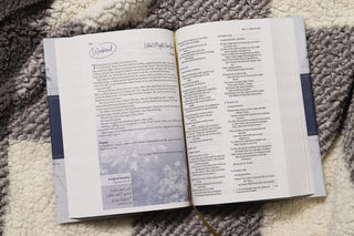 NIV, Women's Devotional Bible, Hardcover, Comfort Print